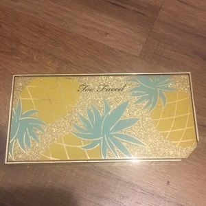 Too Faced Sparkling Pineapple Eyeshadow Palette